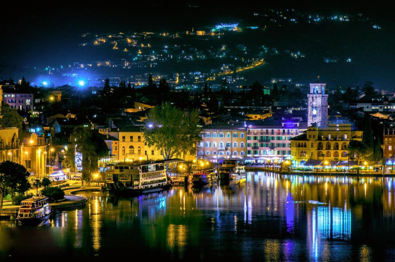Appartamenti Leon D'Oro Riva del Garda Bagian luar foto